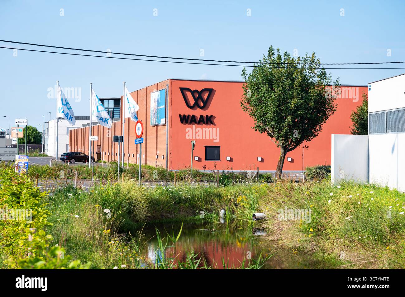 Waak, un luogo di lavoro per l'economia sociale a Heule, Kortrijk, Fiandre occidentali, Belgio, 10 luglio 2025 Foto Stock