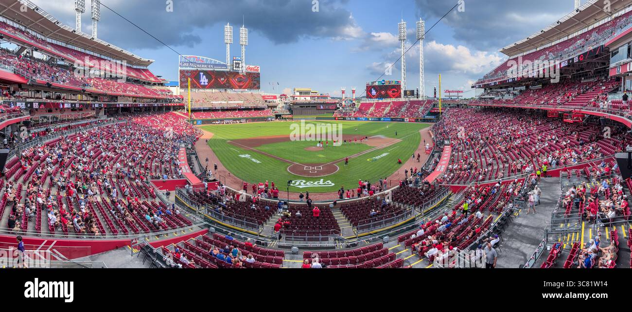 Cincinnati - 30 luglio 2025: Il panorama del Great American Ball Park, sede della MLB Cincinnati Reds. La GABP ha sostituito il Riverfront Stadium nel 2003. Foto Stock