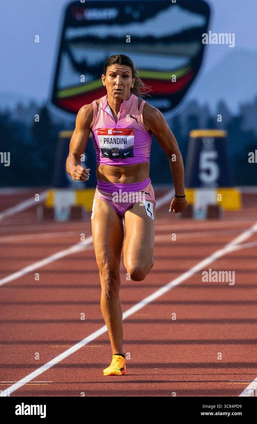 1 agosto 2025 Eugene, O atleta statunitense Jenna Prandini, atleta di 100 metri, corre i 100 metri in calore uno durante l'USATF Outdoor Track and Field Championship Day 2 a Hayward Field Eugene O Thurman James/CSM Foto Stock