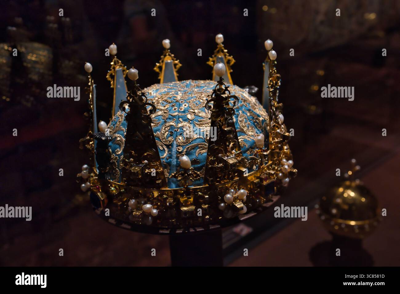 Vista della corona del principe ereditario di Svezia di Carlo (X) Gustavo al Palazzo reale di Stoccolma Foto Stock