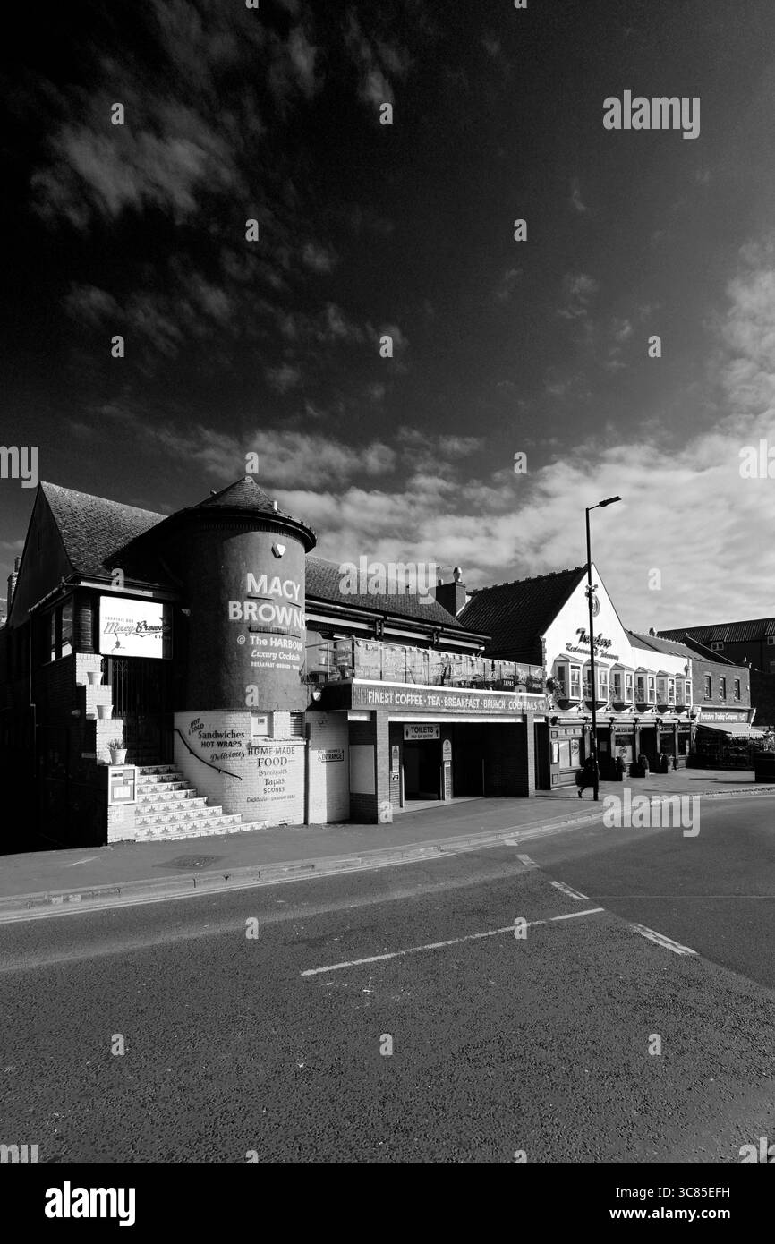 Macy Browns Kitchen and cocktail Bar, New Quay Road, Whitby Town, North Yorkshire, Inghilterra, REGNO UNITO Foto Stock