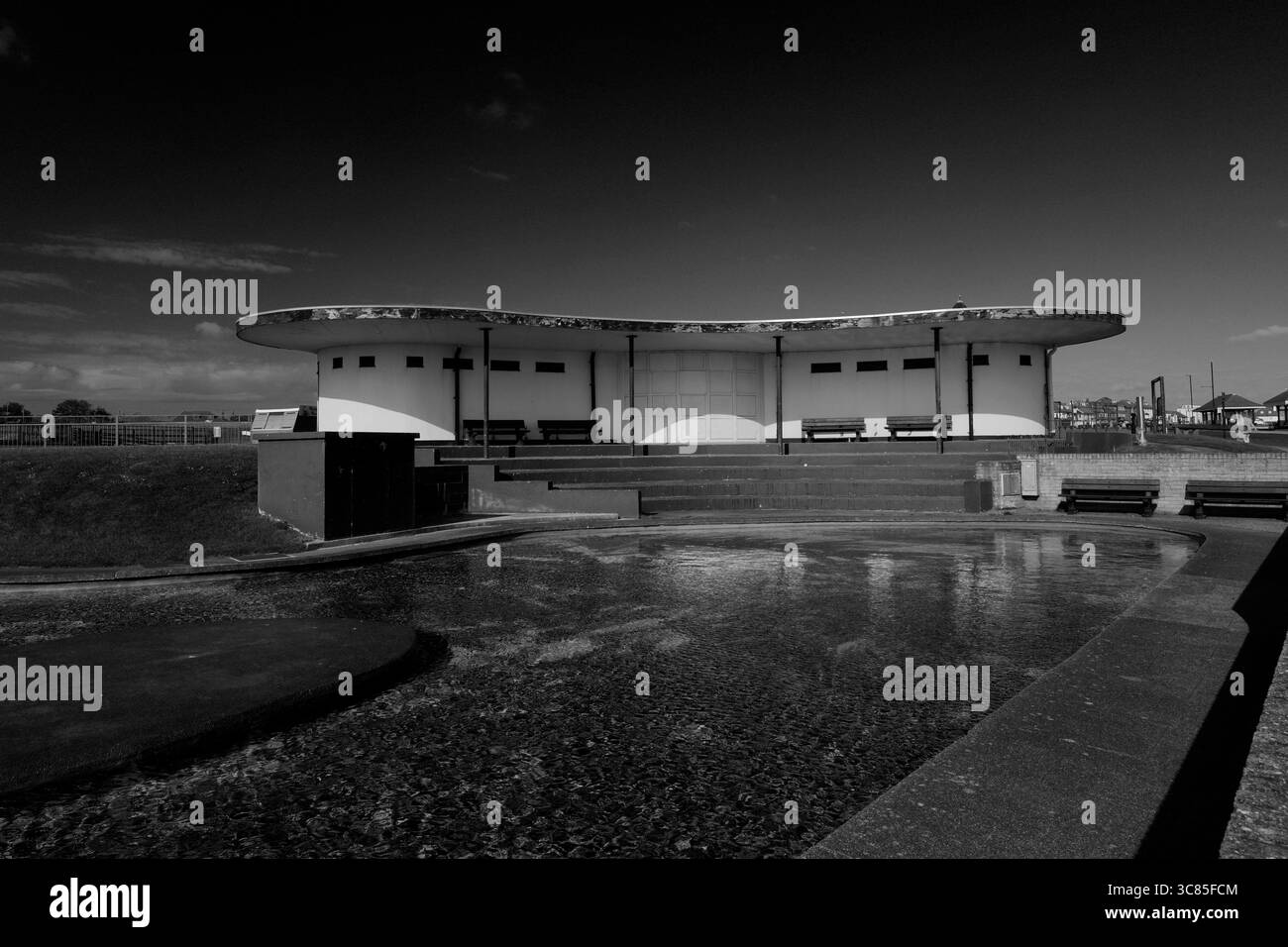 The Outdoor Swimming Pool, North Terrace, Whitby Town, North Yorkshire, Inghilterra, REGNO UNITO Foto Stock