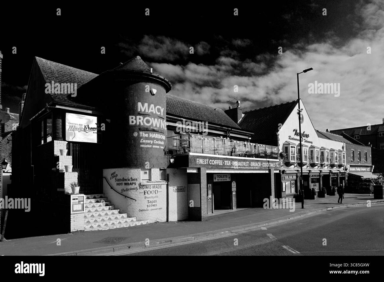 Macy Browns Kitchen and cocktail Bar, New Quay Road, Whitby Town, North Yorkshire, Inghilterra, REGNO UNITO Foto Stock