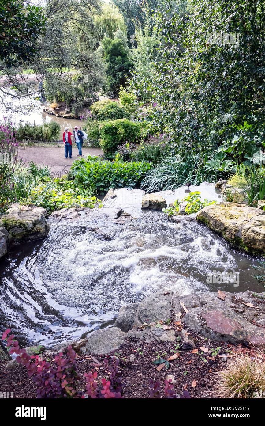 Regents Park Gardens Londra Regno Unito in estate Foto Stock