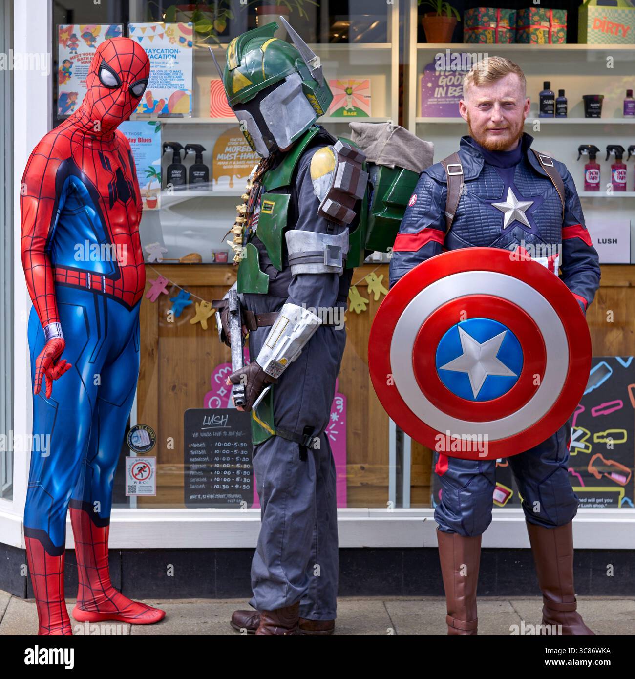 Supereroi. Gente che si veste, Inghilterra, Regno Unito Foto Stock