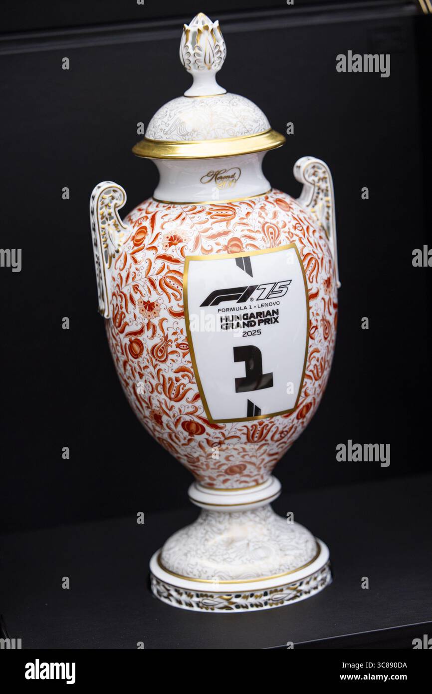 Trofeo durante il Gran Premio di Ungheria di Formula 1 2025, 14° round del Campionato del mondo di Formula 1 2025 FIA dal 1° al 3 agosto 2025 sull'Hungaroring, a Mogyorod, Ungheria Foto Stock