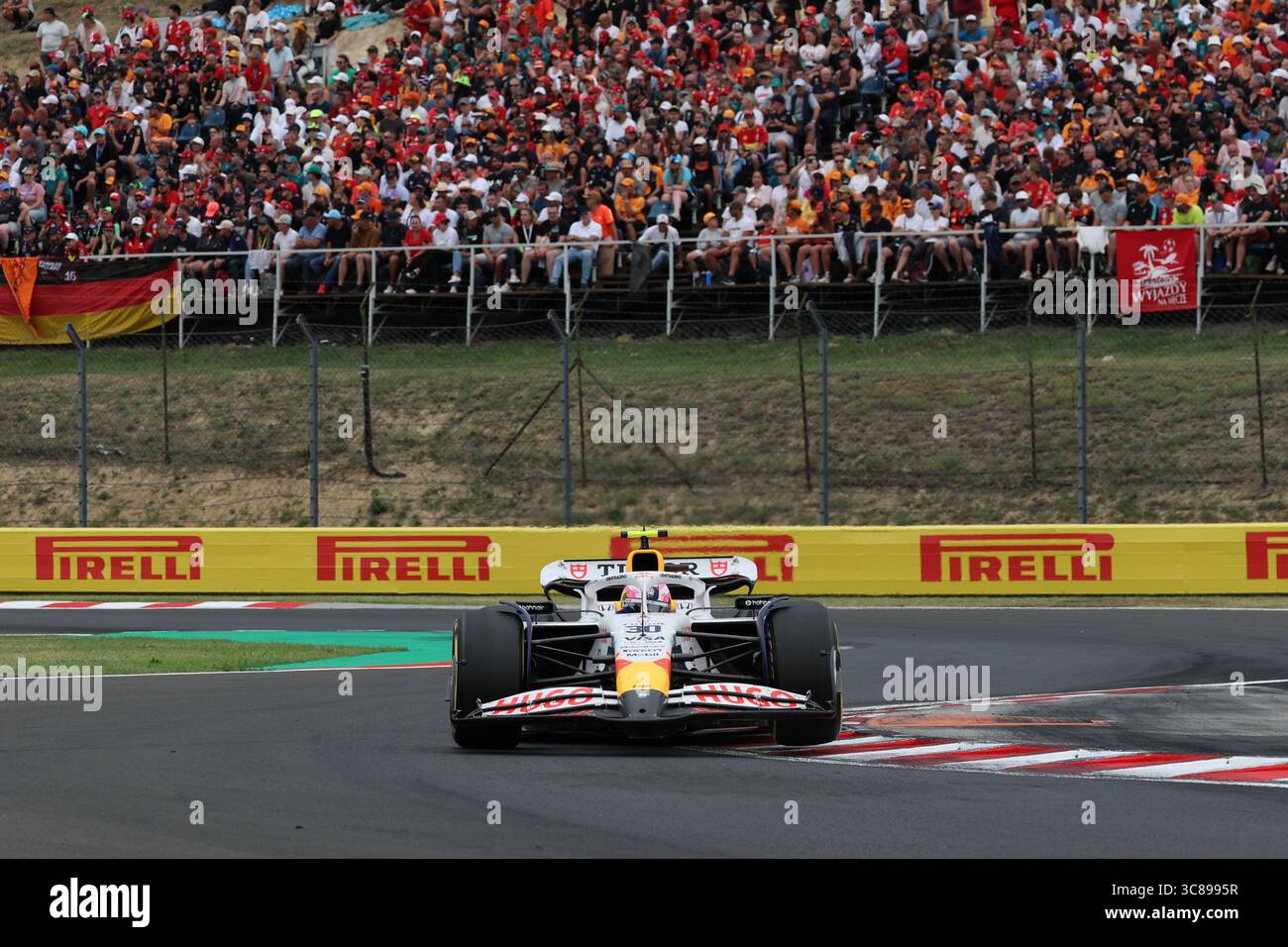 Budapest, Ungheria. 1° gennaio 2000. Liam Lawson, durante il Gran Premio d'Ungheria di Formula 1 Lenovo 2025, Budapest, Ungheria. Crediti: Gabriele Lanzo / Alessio Morgese / Alamy live news Foto Stock