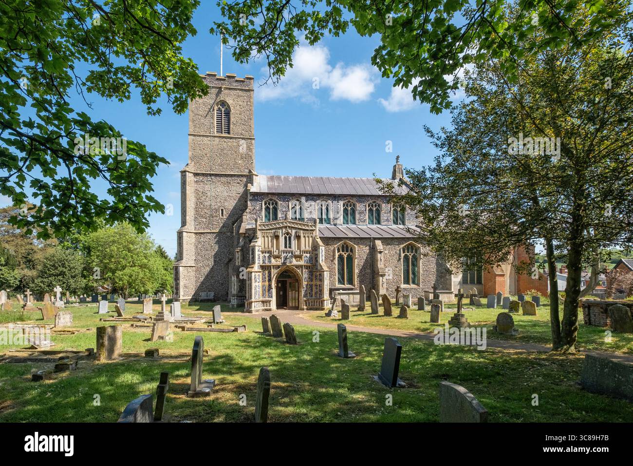 Chiesa di San Pietro e San Paolo, Fressingfield, Suffolk, Regno Unito. Foto Stock