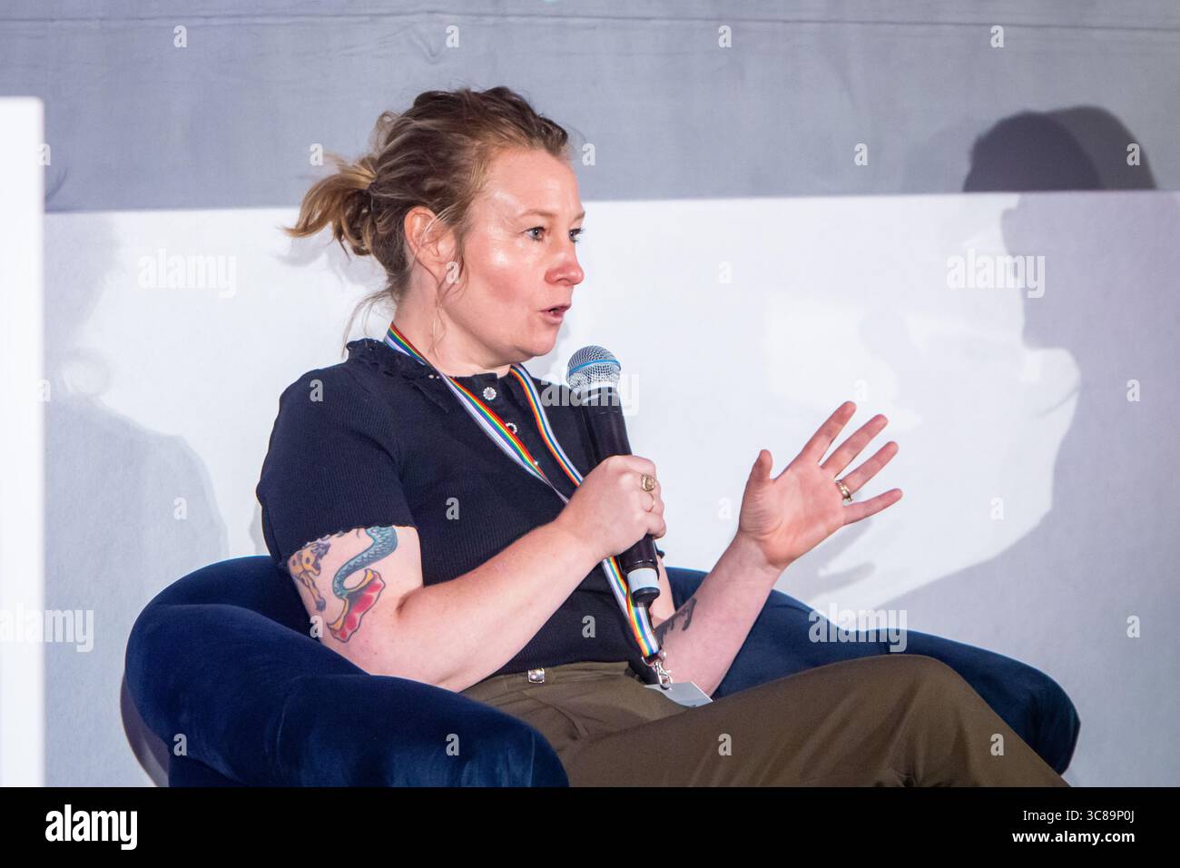 Sophie Galvanion parla ad una conferenza Foto Stock