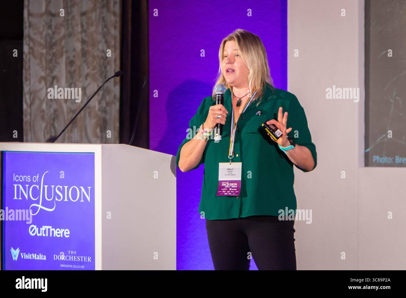 Holly Budge parla a una conferenza Foto Stock