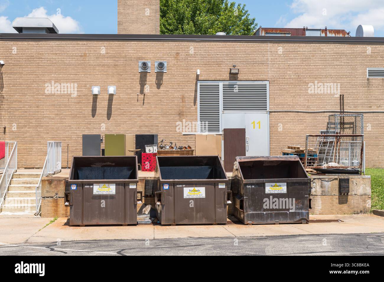 Cassonetti per rifiuti a Franklin, Pennsylvania, Stati Uniti Foto Stock