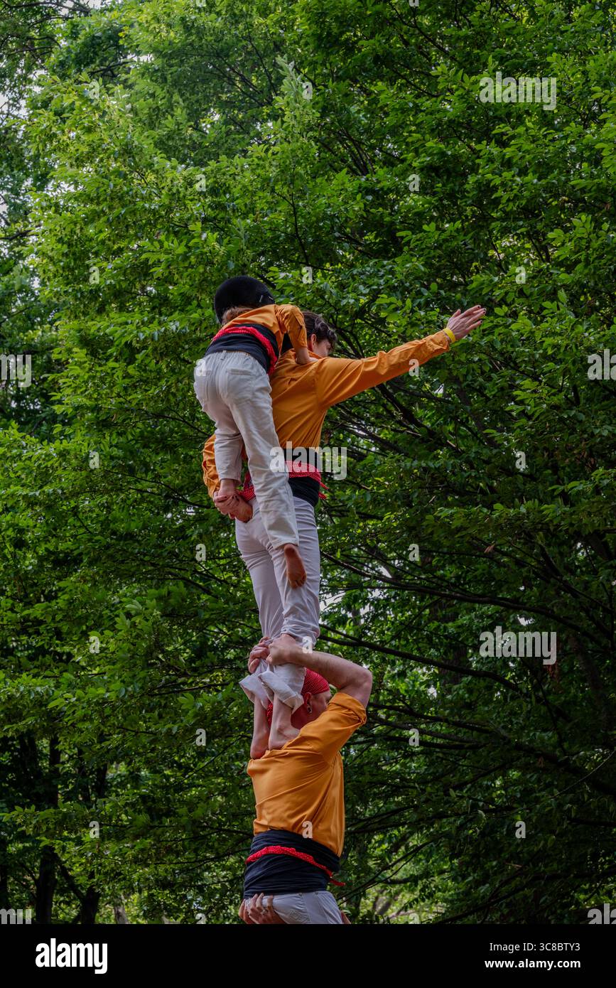 Karneval der Kulturen Berlin - Torre umana Foto Stock