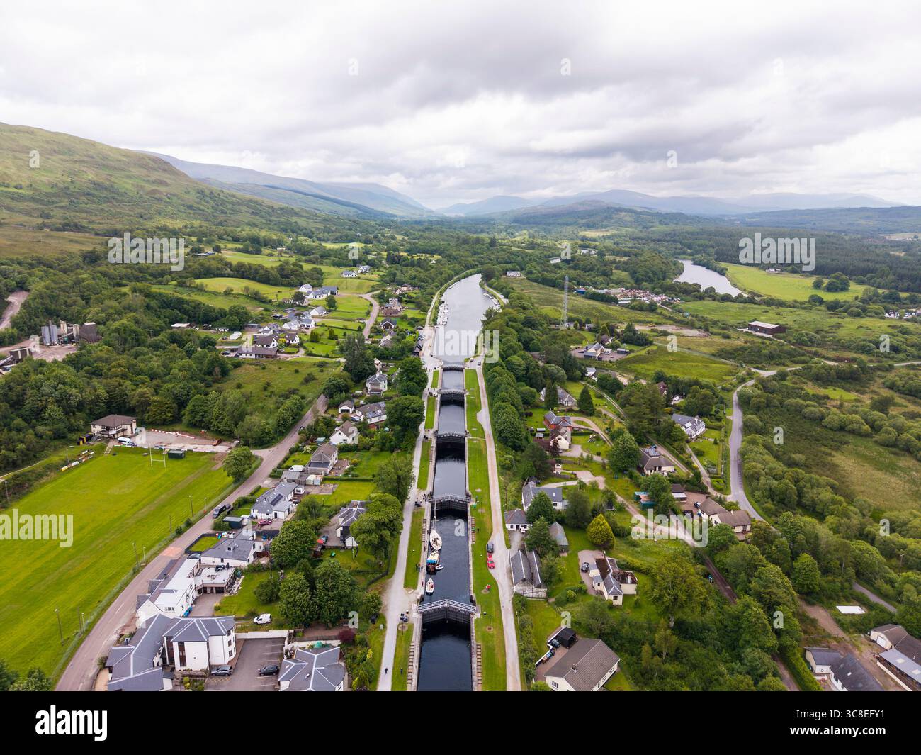 Veduta aerea della Scala di Nettuno, Caledonian Canal un volo di otto chiuse, Fort William, Scozia, Regno Unito Foto Stock