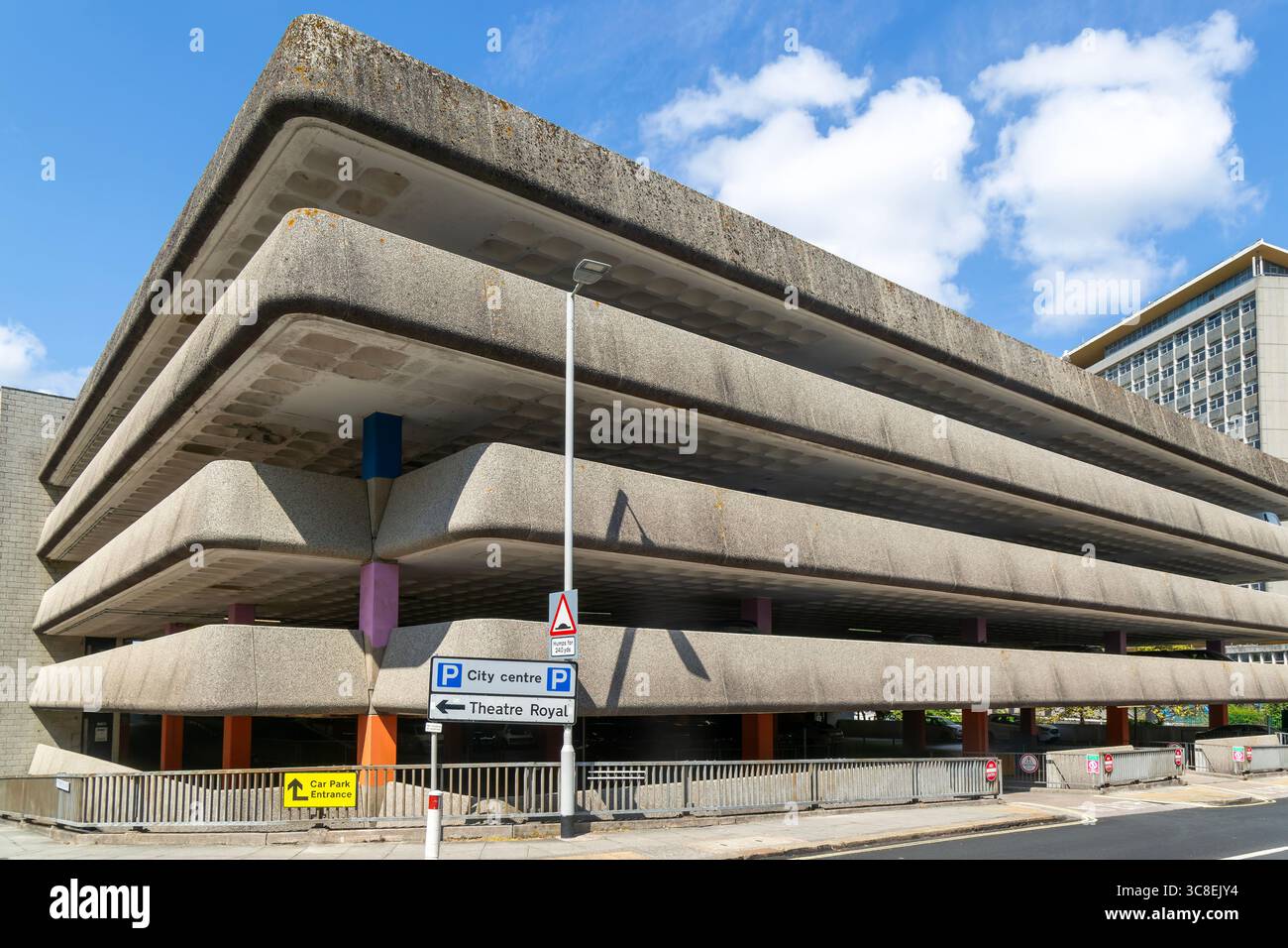 Parcheggio multipiano Theatre Royal, Princess Way, Plymouth, Devon, Inghilterra, REGNO UNITO Foto Stock