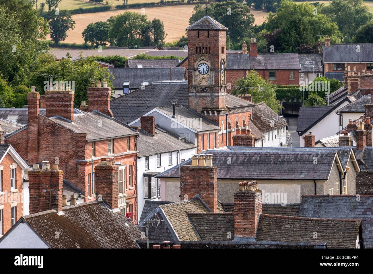 Una vista di Presteigne, Powys, Regno Unito, la vecchia città della contea di Radnorshire ai confini gallesi, spesso scelta come uno dei migliori posti in cui vivere in Gran Bretagna Foto Stock