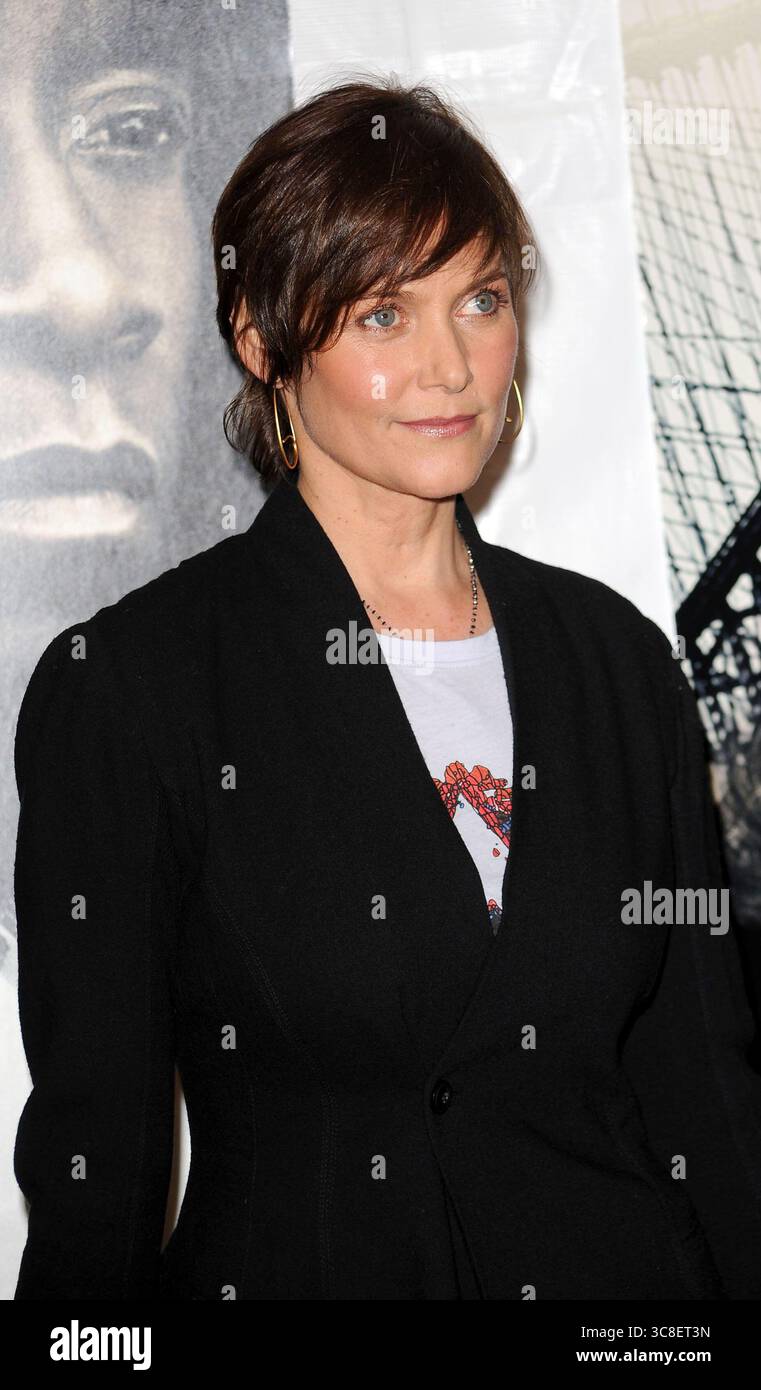 Carey Lowell alla prima di "Brooklyn's Finest" a New York City - 2 marzo 2010 Foto Stock