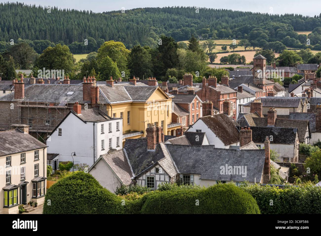 Una vista di Presteigne, Powys, Regno Unito, la vecchia città della contea di Radnorshire ai confini gallesi, spesso scelta come uno dei migliori posti in cui vivere in Gran Bretagna Foto Stock