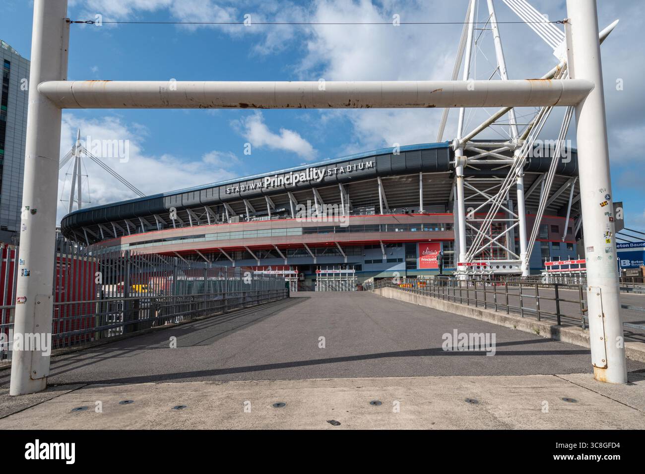 Principality Stadium, lo stadio nazionale del Galles, precedentemente chiamato Millennium Stadium, nella città di Cardiff, Galles del Sud, Regno Unito Foto Stock