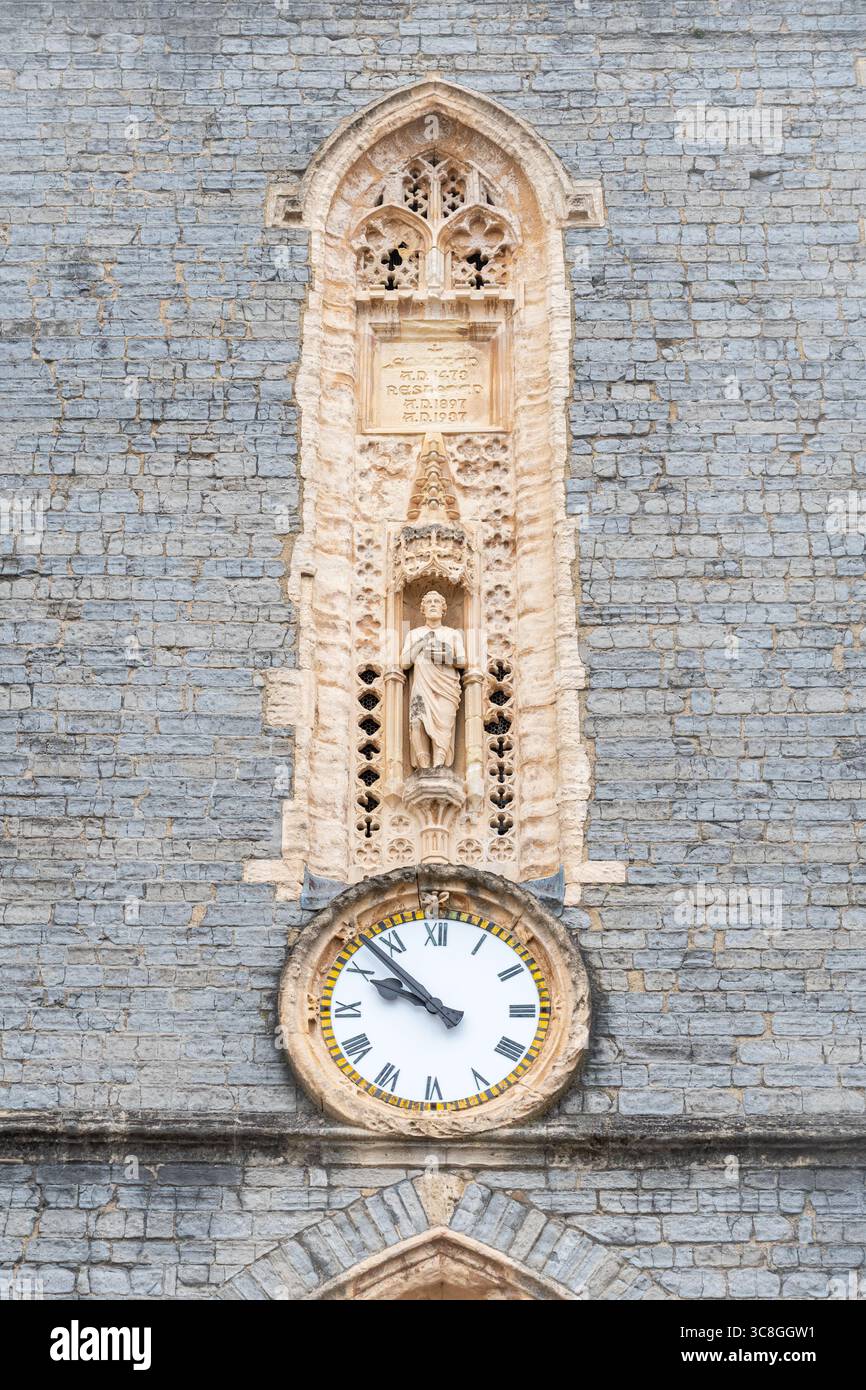 Chiesa di San Giovanni Battista, una chiesa parrocchiale medievale di primo grado a Cardiff, Galles, Regno Unito Foto Stock