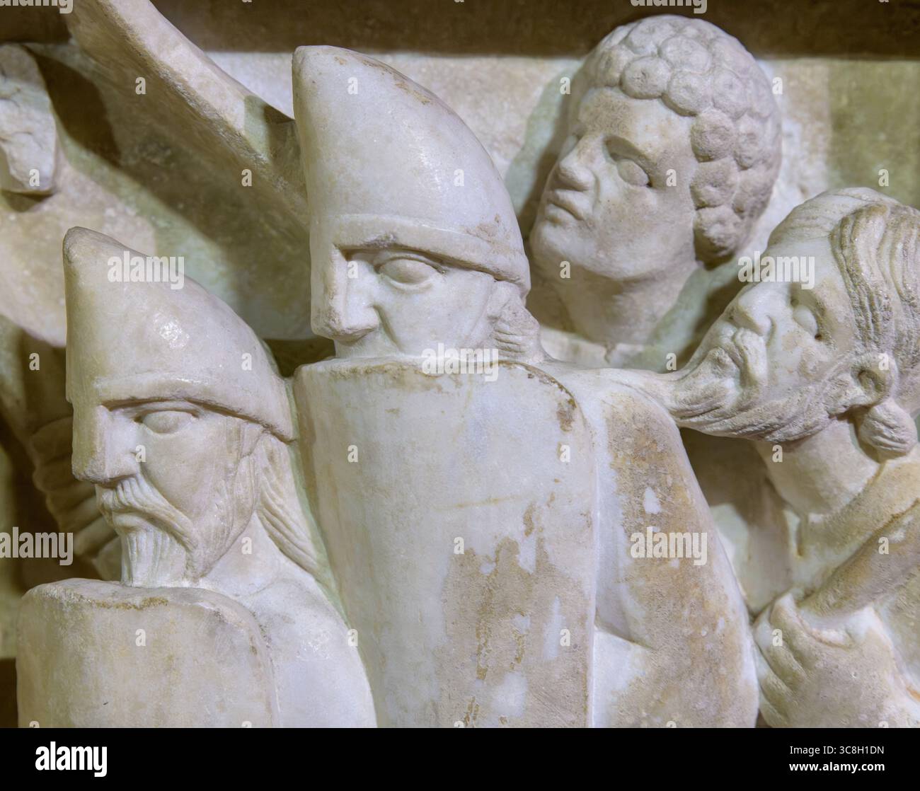 Rilievo in marmo dell'ultima cena e bacio di Giuda, opera romanica del XII secolo dalla cripta della Cattedrale di San Zeno (Cattedrale di San Zeno), Pistoi Foto Stock