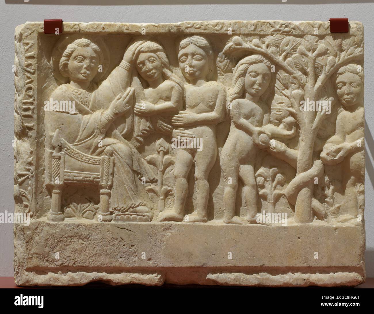 Rilievo marmoreo del XII secolo la creazione di Eve e del peccato originale di uno scultore toscano, Museo del capitolo della Cattedrale di San Lorenzo, Perugia, Foto Stock