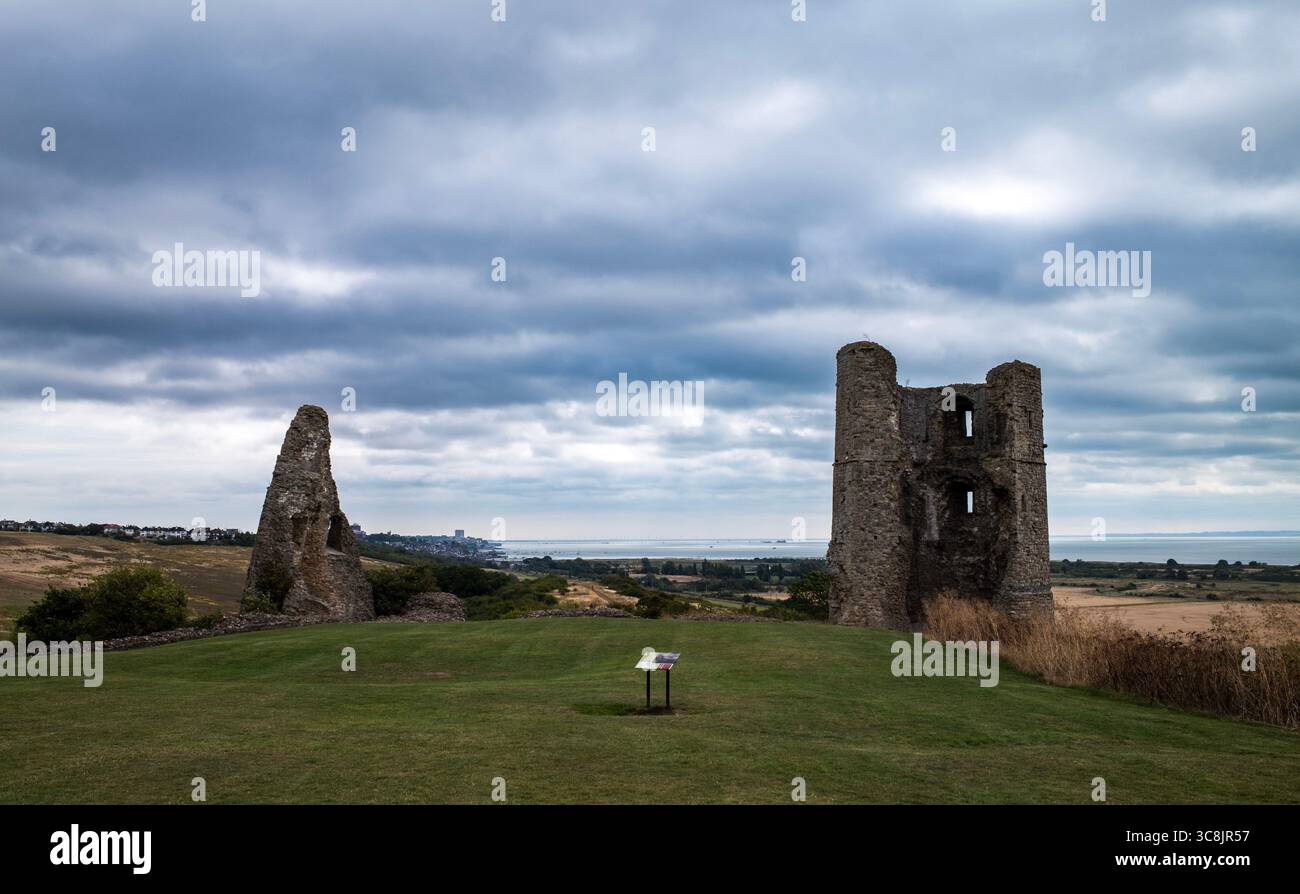 Castello di Hadleigh. Le romantiche rovine di un castello reale che si affaccia sulle paludi dell'Essex. Foto Stock