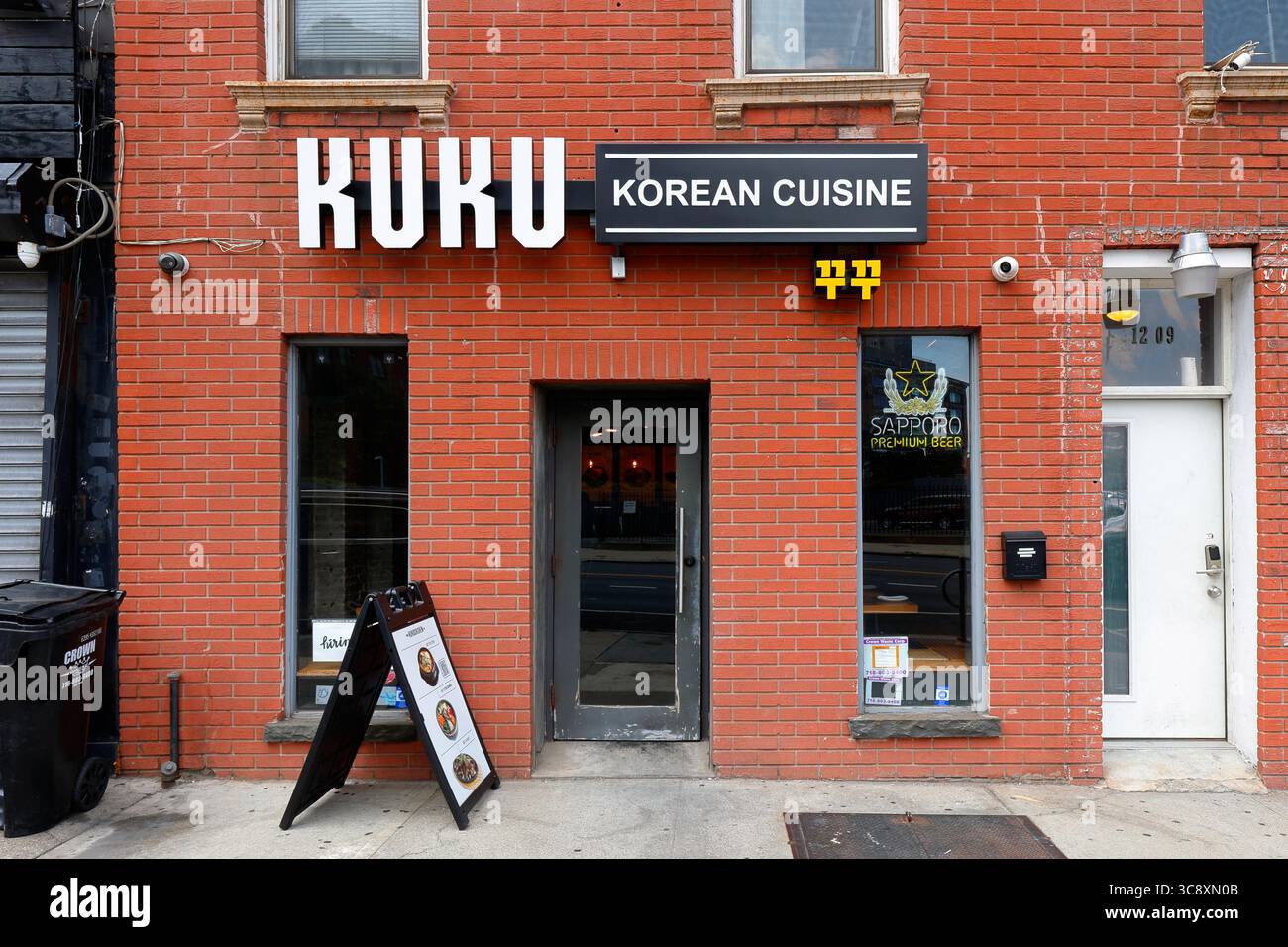 Kuku Korean Cuisine 쿠쿠, 12-09 Jackson Ave, Queens, New York, New York, New York, negozio di un ristorante di pollo fritto coreano a Long Island City. 뉴욕 Foto Stock