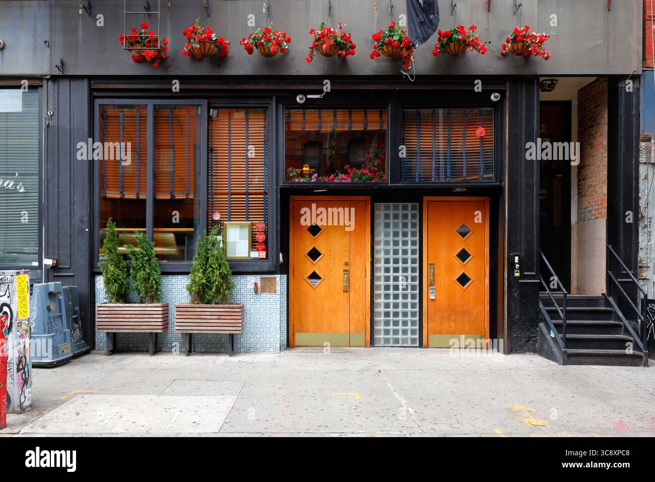 The Flower Shop, 107 Eldridge St, New York, negozio di NYC di un bar e ristorante nella Chinatown di Manhattan, Lower East Side. Foto Stock