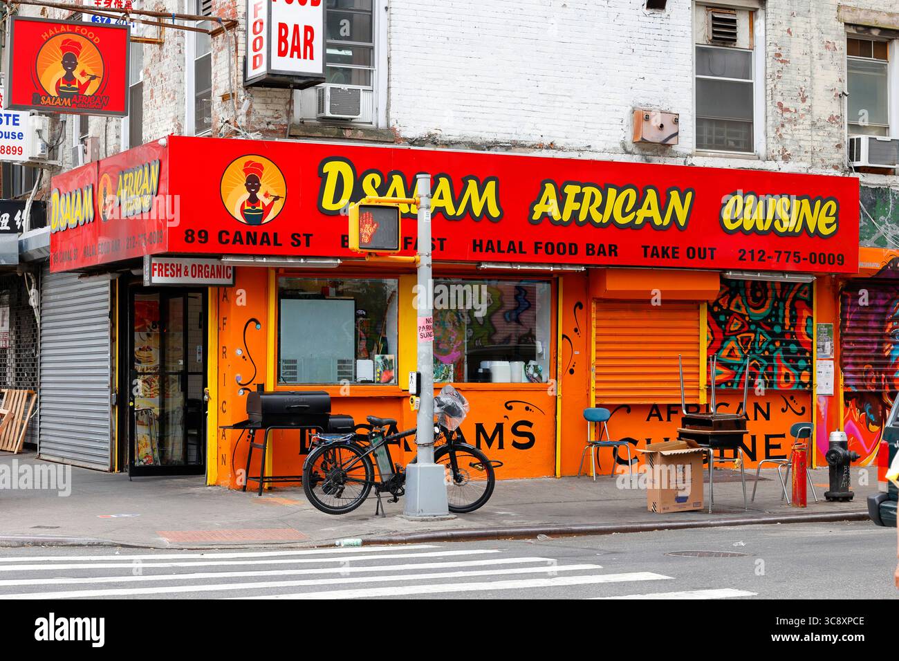 D Salam African Cuisine, 89 Canal St, New York, negozio NYC di un ristorante West African a Manhattan Chinatown, Lower East Side. Foto Stock