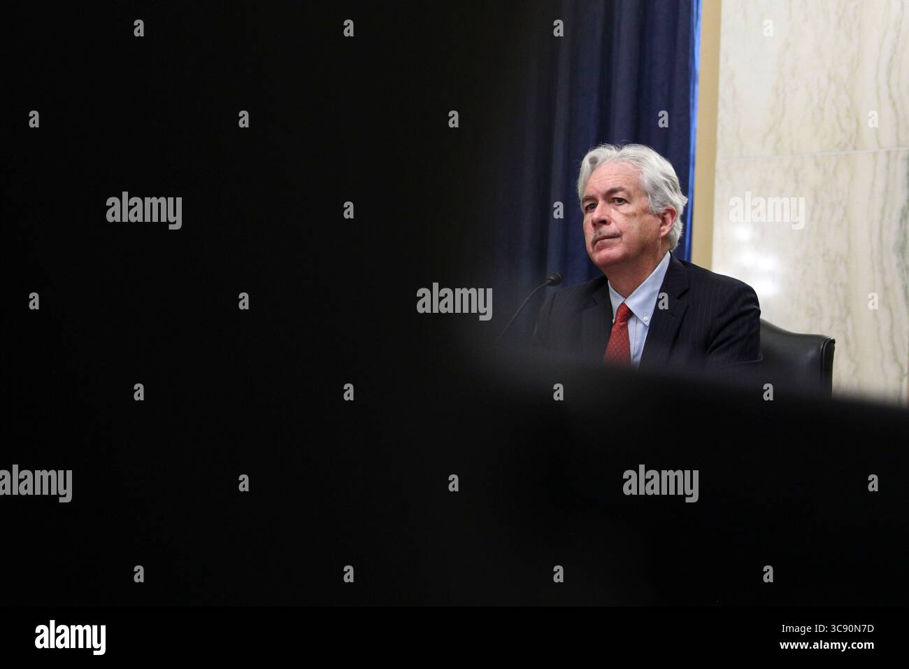24 febbraio 2021, Washington, District of Columbia, USA: William Burns testimonia davanti a un'audizione del Senate Intelligence Committee sulla sua nomina a direttore della Central Intelligence Agency (CIA) a Capitol Hill a Washington, USA, 24 febbraio 2021 (Credit Image: © Tom Brenner - Pool via CNP/CNP via ZUMA Wire) Foto Stock