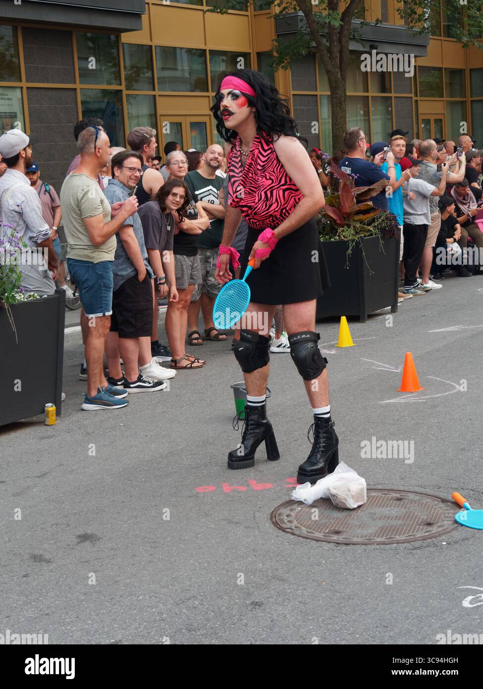 High Heels Obstacle Race, uno degli eventi del Montreal Pride Festival. Montreal, Quebec, Canada Credit; Richard Prudhomme/Alamy Live News Foto Stock