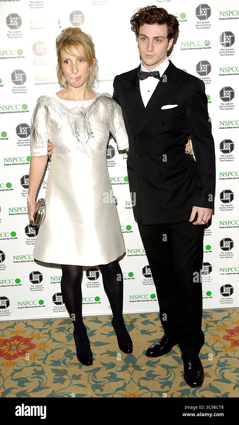 Sam Taylor Wood e Aaron Johnson ai London Critics' Circle Film Awards di Londra - 18 febbraio 2010 Foto Stock