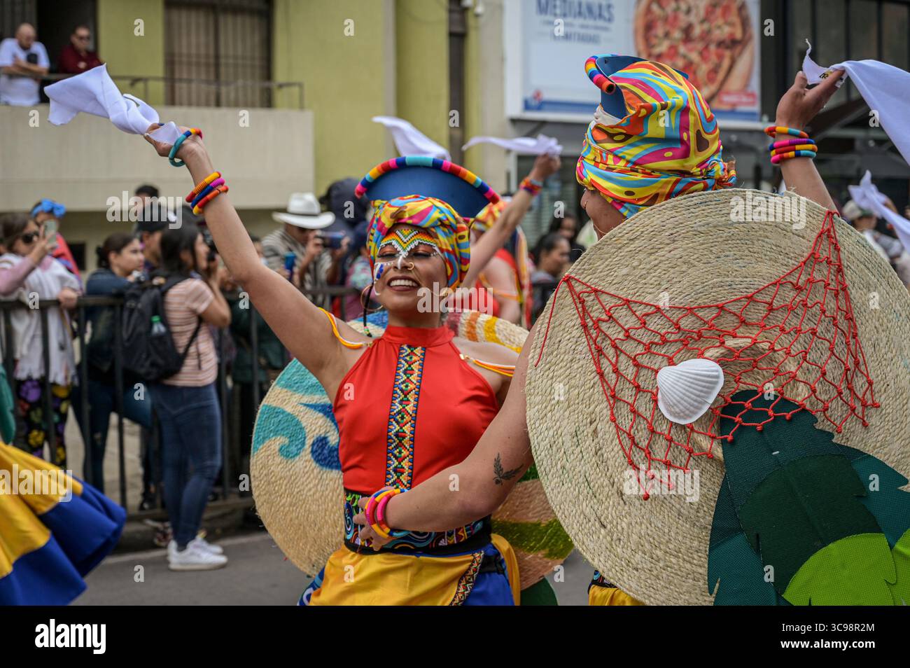 3 gennaio 2023, pasto, Narino, Colombia: Diversi artisti si riuniscono in questo secondo giorno di carnevale per eseguire la canzone della Terra nel Carnevale dei Bianchi e Bianchi. Pasto, NariÃ±o, 3 gennaio 2023. (Immagine di credito: © Elizabeth Palchucan / Vwpics/VW Pics via ZUMA Press Wire) Foto Stock