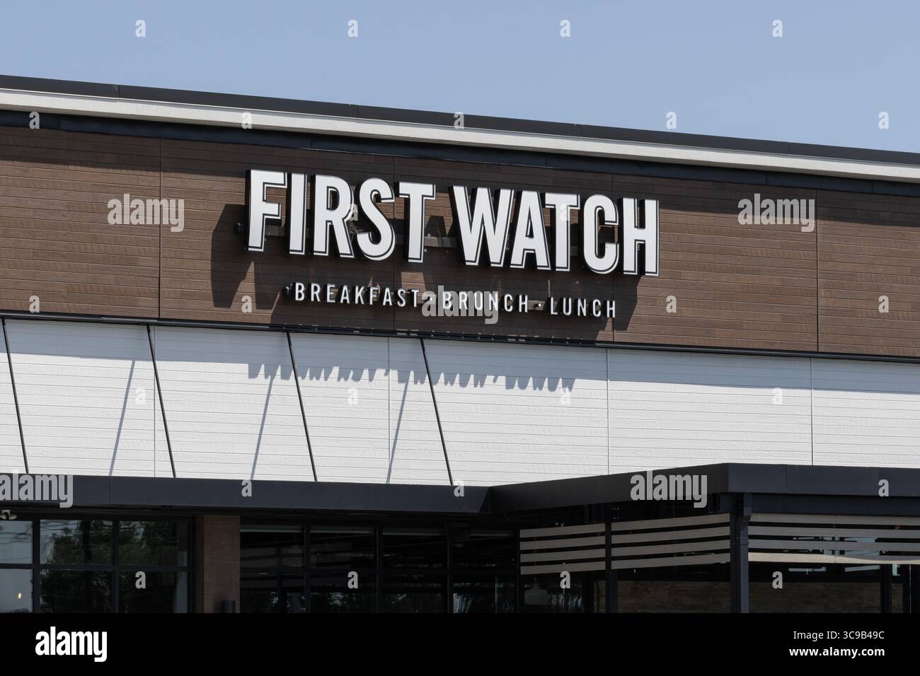 Avon - 3 agosto 2025: Catena di ristoranti First Watch. First Watch è un riferimento nautico al primo turno di lavoro a bordo di una nave. Foto Stock