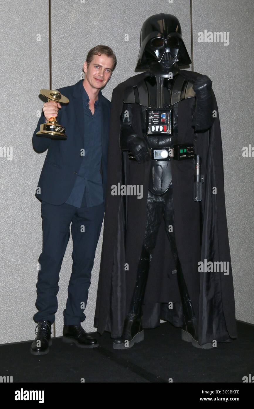 25 ottobre 2022, Burbank, CA, USA: LOS ANGELES - OCT 25: Hayden Christensen, personaggio di Darth Vader al 50° Saturn Awards - sala stampa al Marriott Convention Center il 25 ottobre 2022 a Burbank, CA (immagine di credito: © Kathy Hutchins via ZUMA Press Wire) Foto Stock
