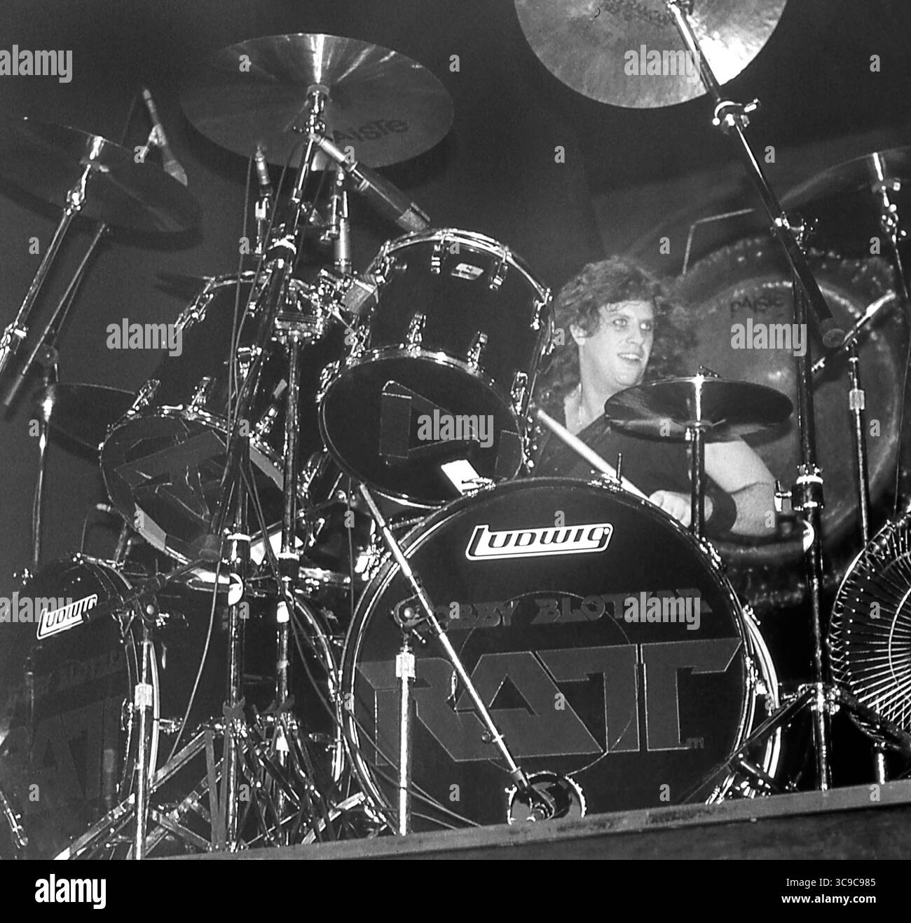 St. Petersburg, Florida, Stati Uniti d'America: RATT - BOBBY BLOTZER che si esibisce durante il loro Invasion of You Privacy Tour - Bay font Center - 9 dicembre 1985 (Credit Image: © Christopher Helton via ZUMA Press Wire) Foto Stock
