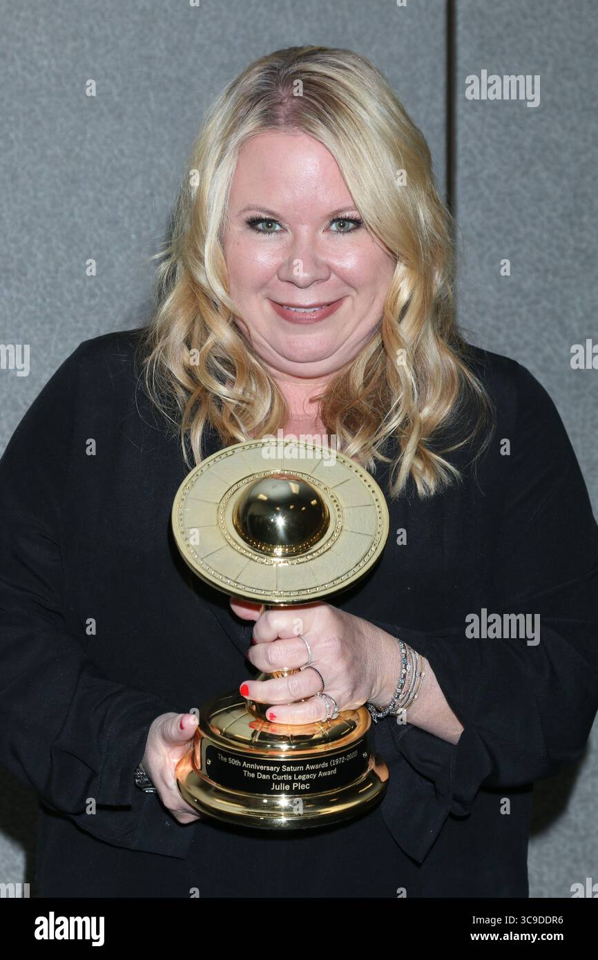 25 ottobre 2022, Burbank, California, USA: Julie Plec al 50° Saturn Awards - Press Room al Marriott Convention Center il 25 ottobre 2022 a Burbank, CA (Credit Image: © Kathy Hutchins via ZUMA Press Wire) Foto Stock