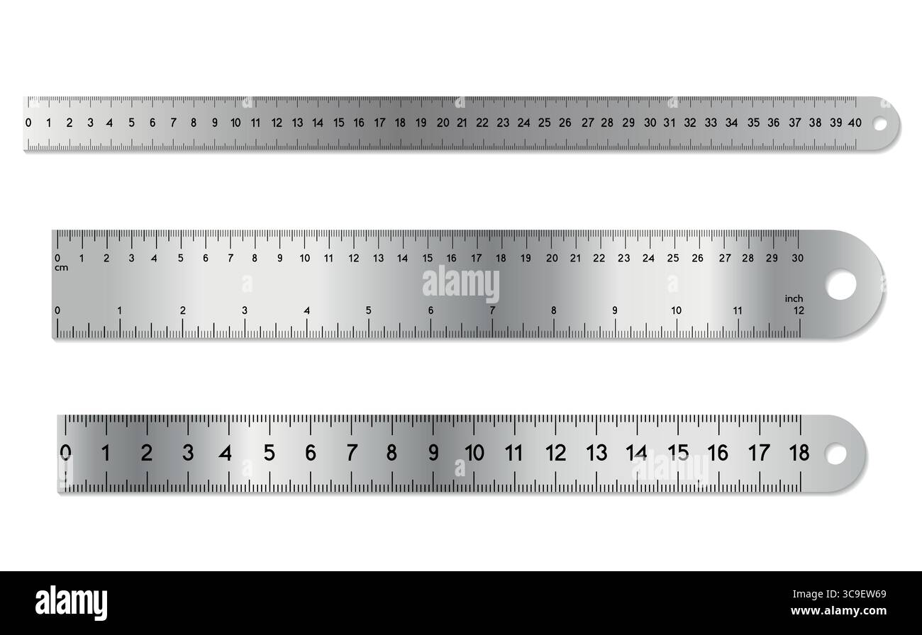 Set di righelli in metallo. Righelli a doppia misurazione con scala metrica e imperiale di precisione. 12 pollici, 40 centimetri, 30 centimetri e scala di markup mista Illustrazione Vettoriale