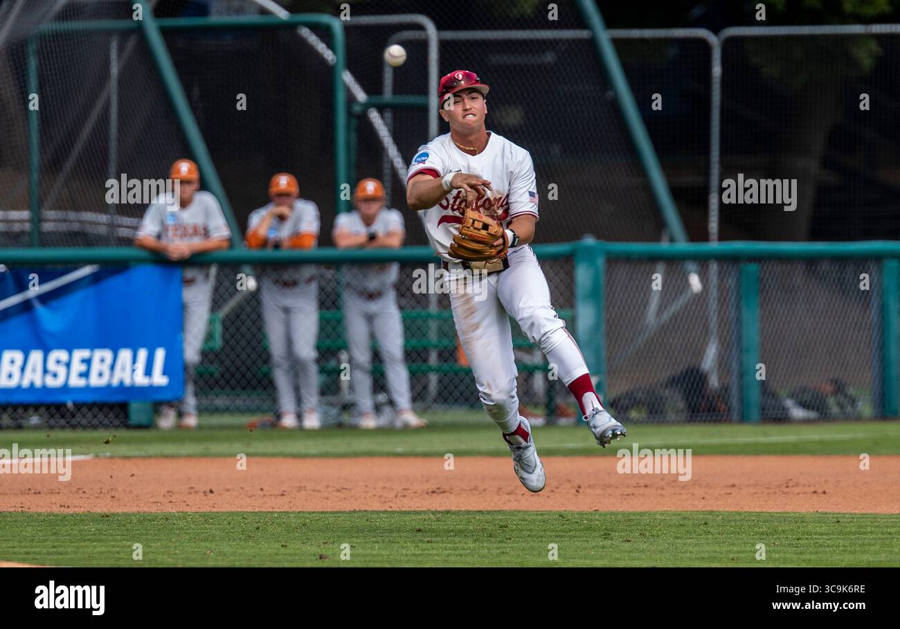 10 giugno 2023 Palo alto CA U.S.A. durante la partita NCAA Super Regional Baseball tra Texas Longhorns e Stanford Cardinal. Texas batté Stanford 7-5 al Klein Field al Sunken Diamond di Palo alto California. Thurman James / CSM (immagine di credito: © Thurman James/CSM via ZUMA Press Wire) Foto Stock