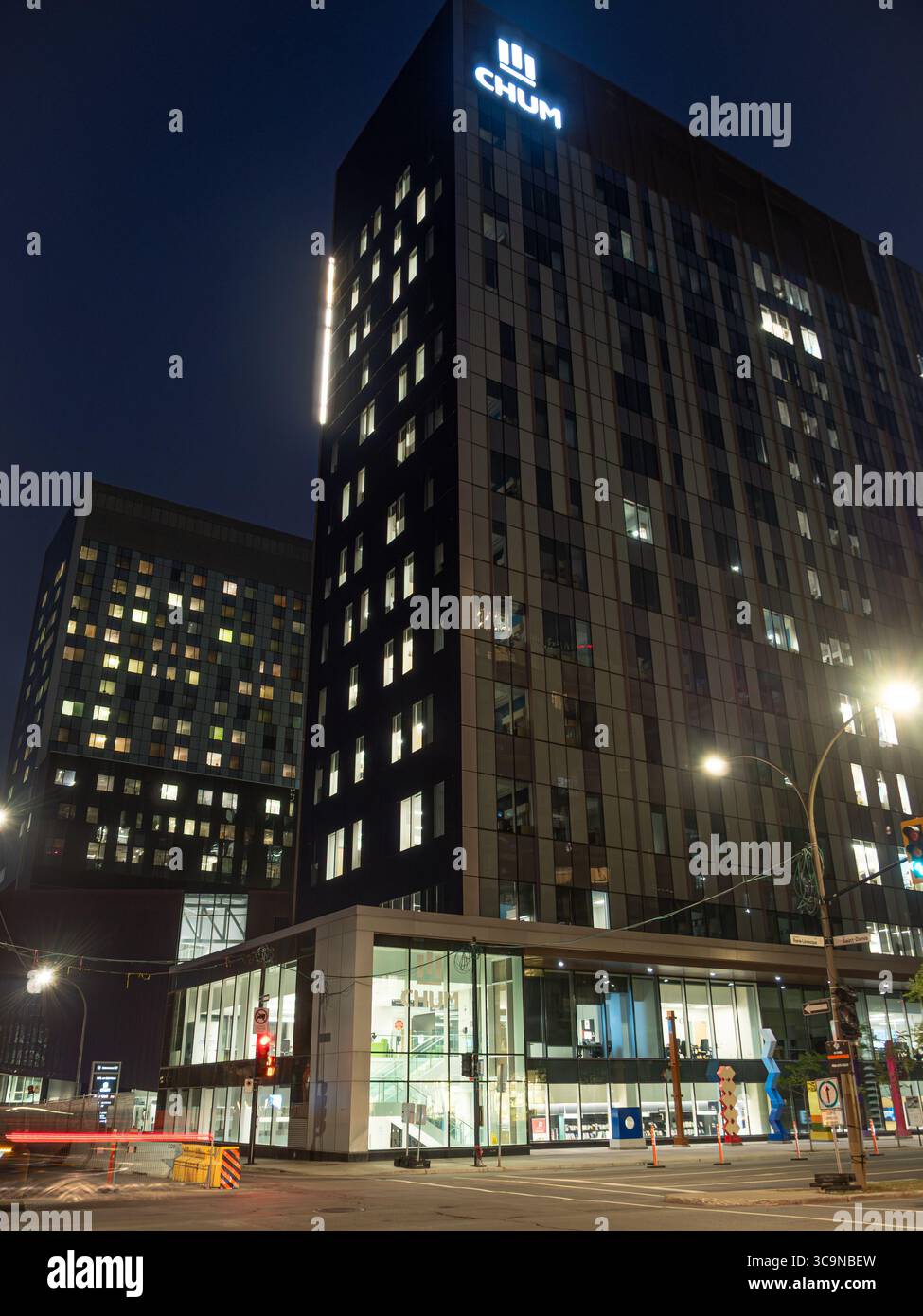 Ospedale CHUM a Montreal di notte. Foto Stock