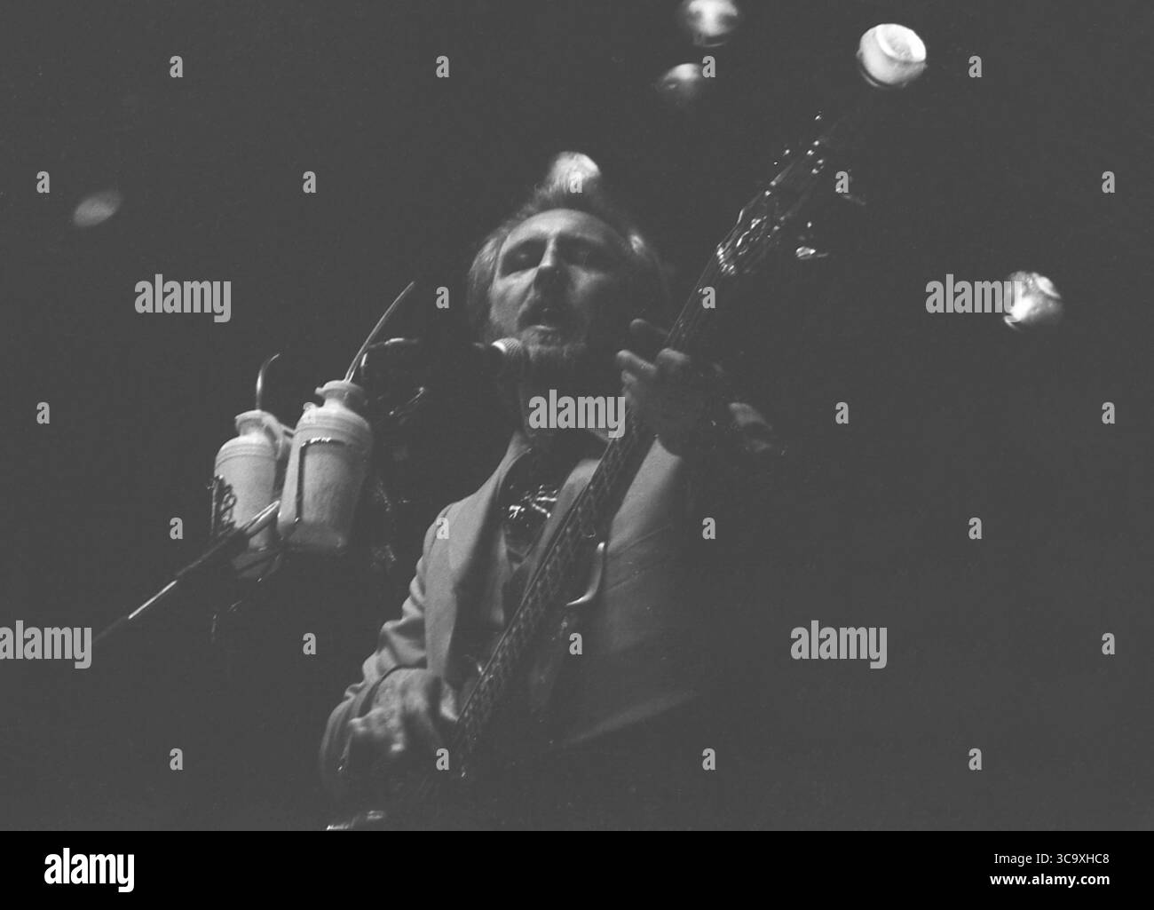 Orlando, Florida, Stati Uniti: The WHO - JOHN ENTWHISTLE Playing Rock Super Bowl XVI - Tangerine Bowl - 11 novembre 1982 (Credit Image: © Christopher Helton via ZUMA Press Wire) Foto Stock