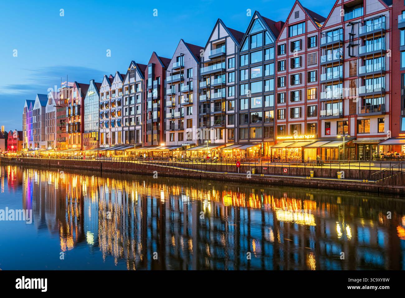 Danzica con la splendida città vecchia sul fiume Motlawa. Polonia settentrionale. Foto Stock