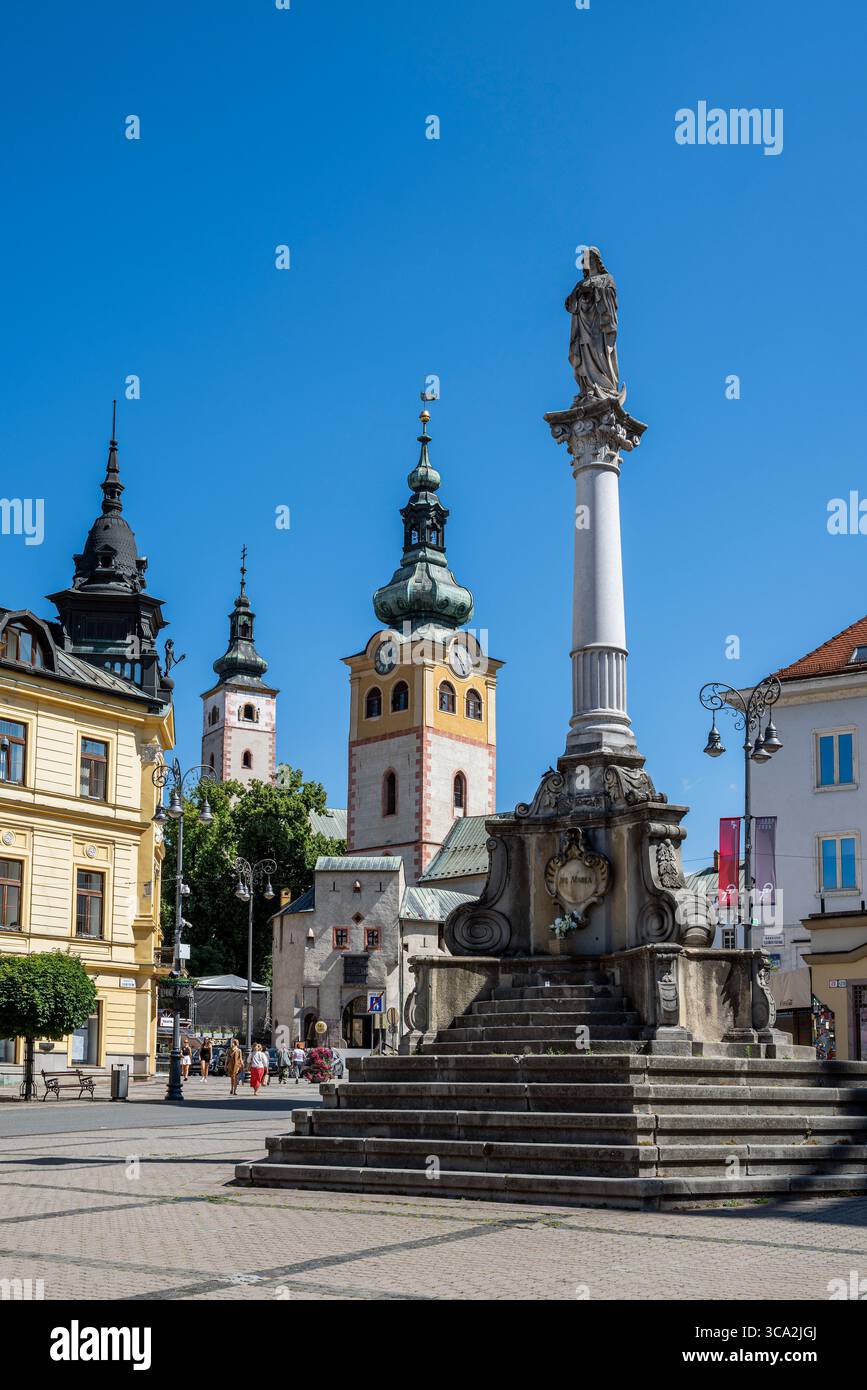 Colonna della peste (Morovy stip), Piazza nazionale della rivolta slovacca (SNP), Banska Bystrica, Slovacchia Foto Stock