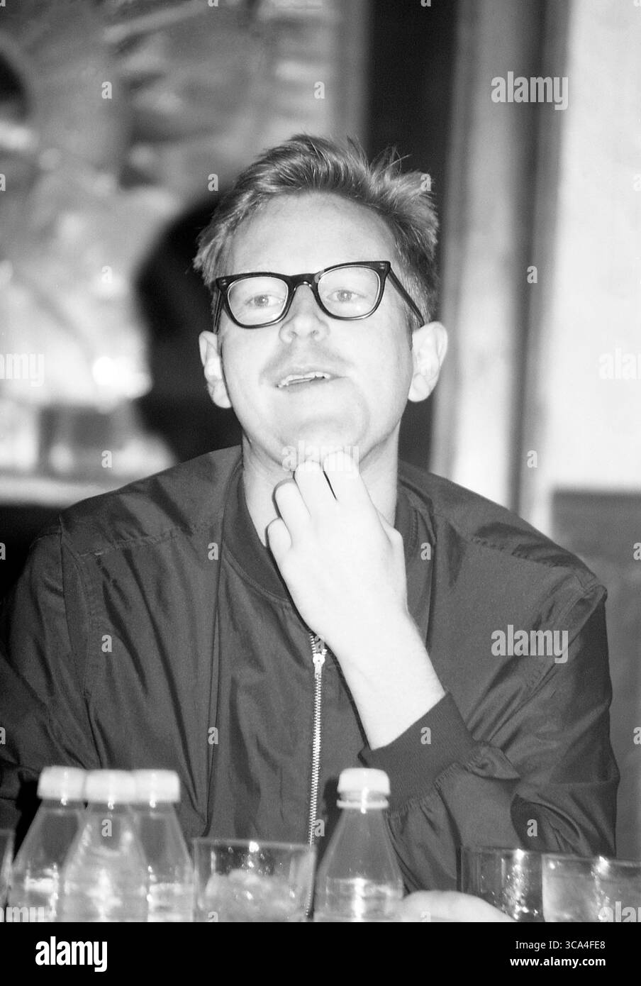 Orlando, Florida, Stati Uniti: MODALITÀ DEPECHE-ANDY FLETCHER in conferenza a sostegno del loro World Violation Tour - Hard Rock Cafe - 30 maggio 1990 (Credit Image: © Christopher Helton via ZUMA Press Wire) Foto Stock