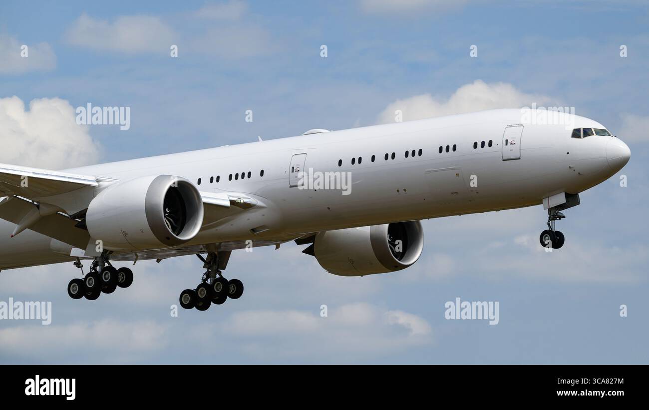 Everett, WA, Stati Uniti d'America - 5 agosto 2025; RAM Air turbine RAT dispositivo di alimentazione di emergenza utilizzato durante il volo di prova di certificazione Boeing 777-9 Foto Stock