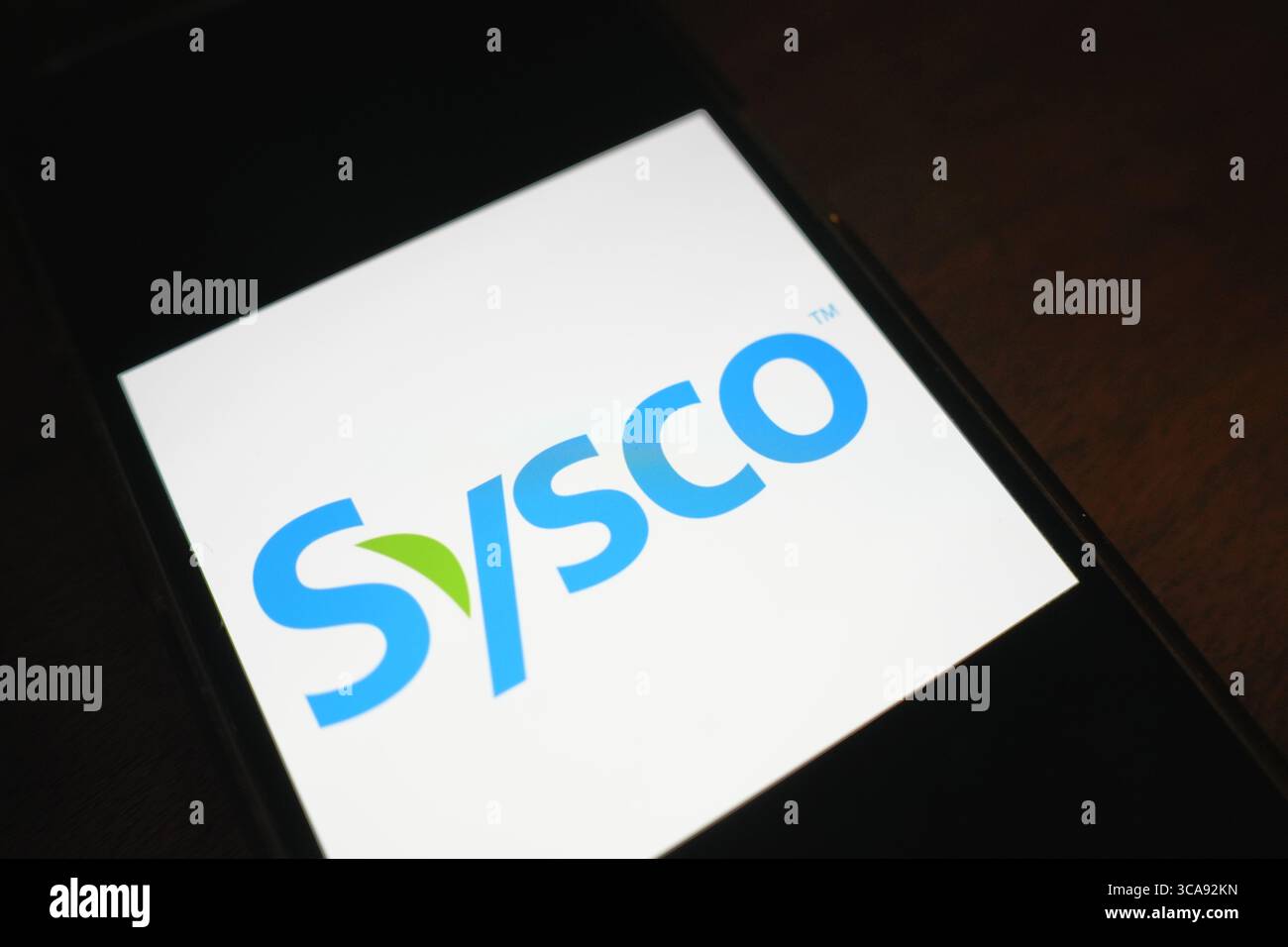 Roosendaal, Paesi Bassi - 06 agosto 2025: Un telefono cellulare che mostra il logo aziendale di Sysco. Foto Stock
