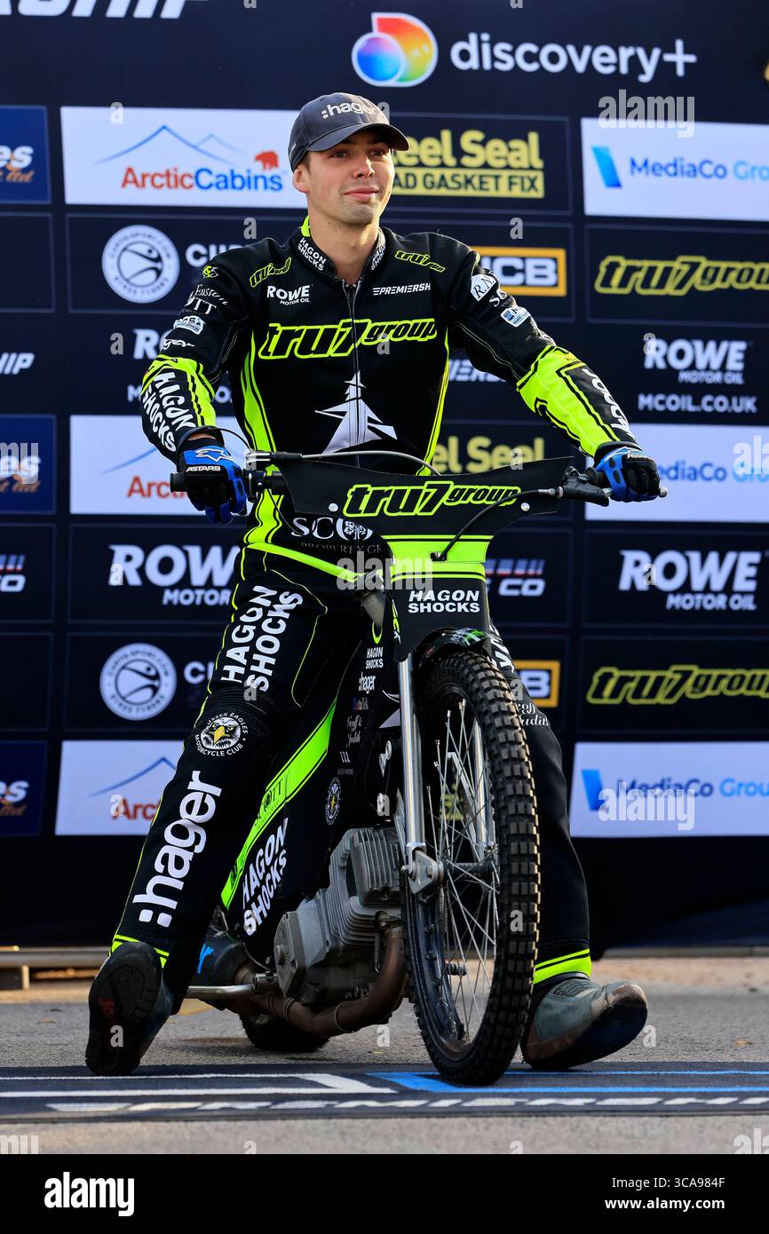 Jason Edwards (#7) (Reserve - Rising Star) di Ipswich Tru7Group Witches durante il Rowe Motor Oil Premiership match tra Belle Vue Aces e Ipswich Witches al National Speedway Stadium di Manchester lunedì 4 agosto 2025. (Foto: Eddie Garvey | mi News) crediti: MI News & Sport /Alamy Live News Foto Stock