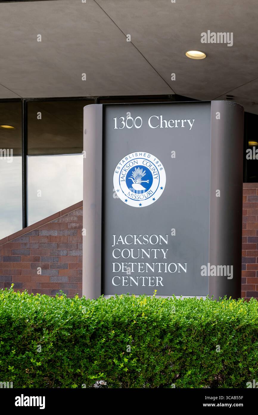 Kansas City, Missouri. Il Jackson County Detention Center ospita detenuti adulti trattenuti con accuse statali. Foto Stock
