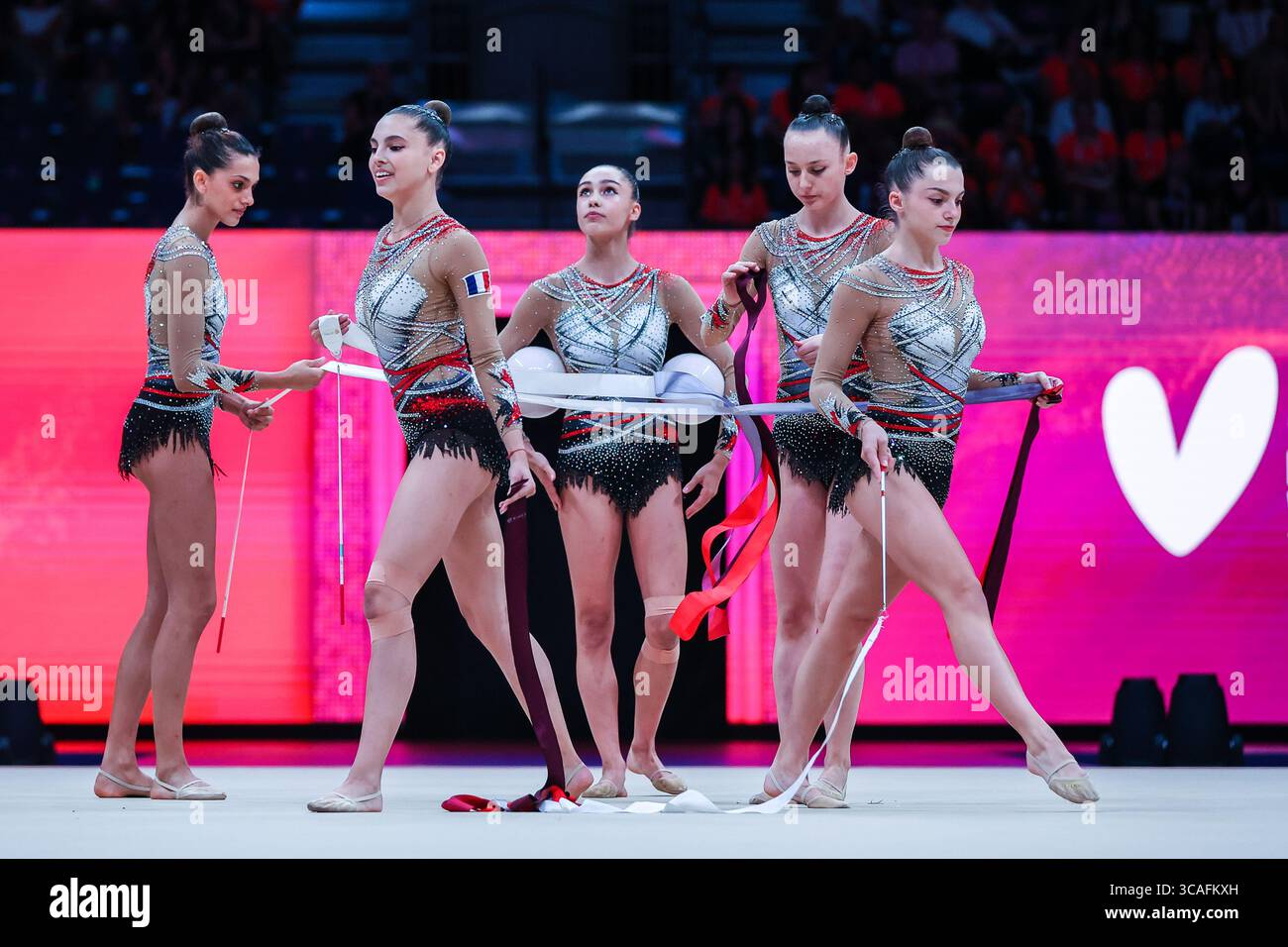 25 agosto 2023, Valencia, Spagna: Francia squadra a gruppi durante i 40 Campionati del mondo di ginnastica ritmica di FICHI 2023 a Feria de Valencia. (Immagine di credito: © Fabrizio Carabelli/SOPA Images via ZUMA Press Wire) Foto Stock