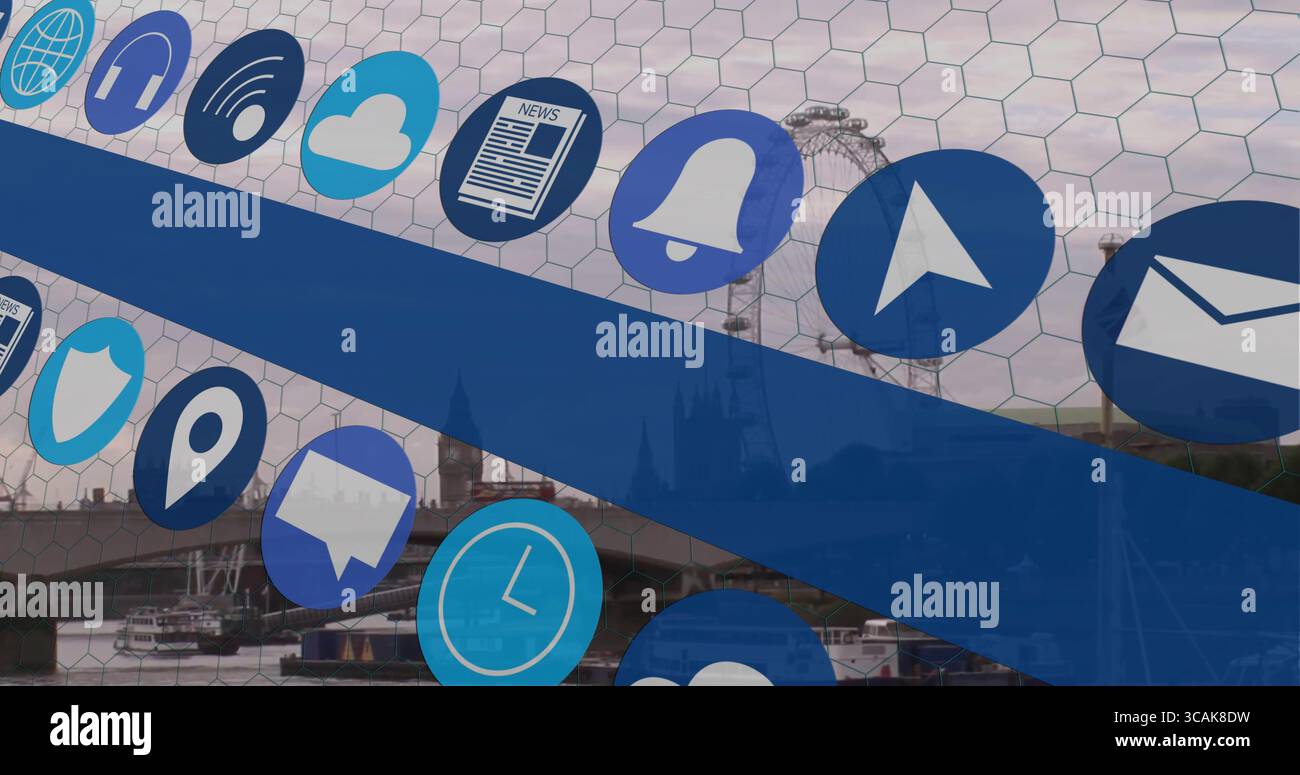 Sovrapposto a nido d'ape e icone circolari sul lungofiume di Londra, con barca passeggeri ormeggiata Foto Stock